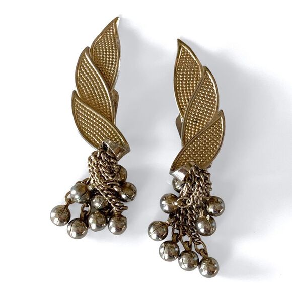 Vintage Silver Metal Fringe Statement Clip Earrings - Picture 5 of 5